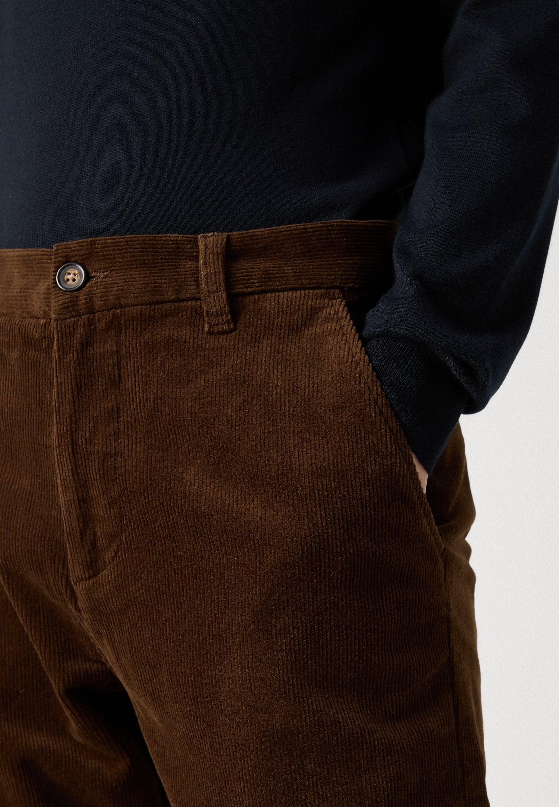 CROPPED PANTS Media 7