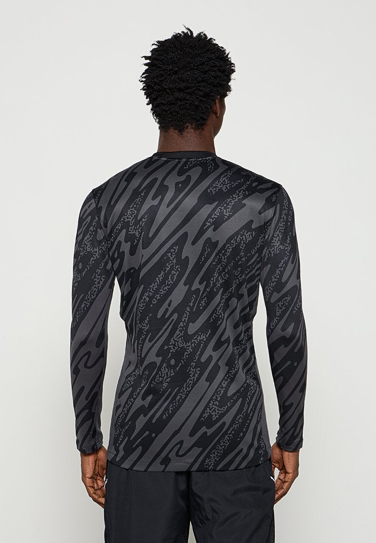 Nike Performance