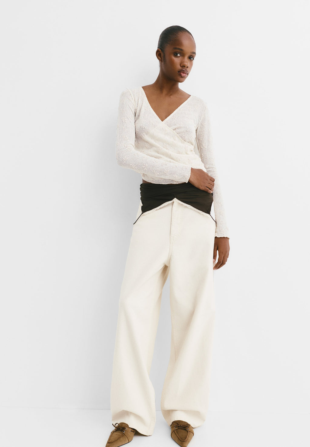 PULL&BEAR SURPLICE WITH FLOWERS