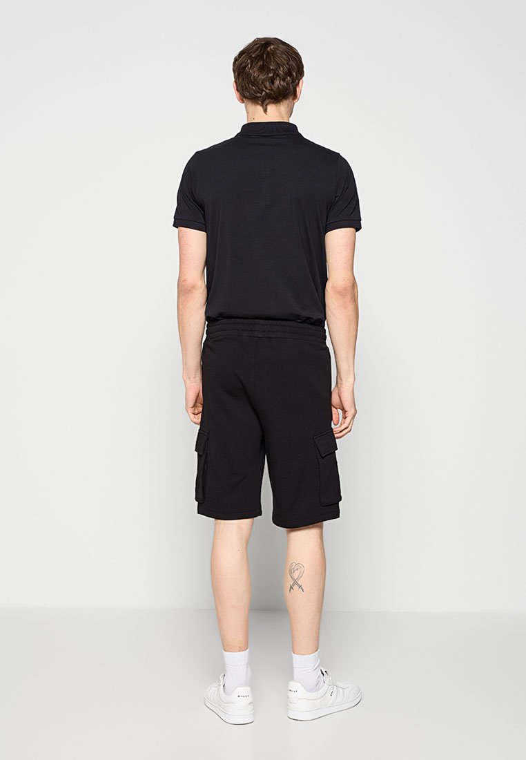 KARL LAGERFELD Shorts Media 3