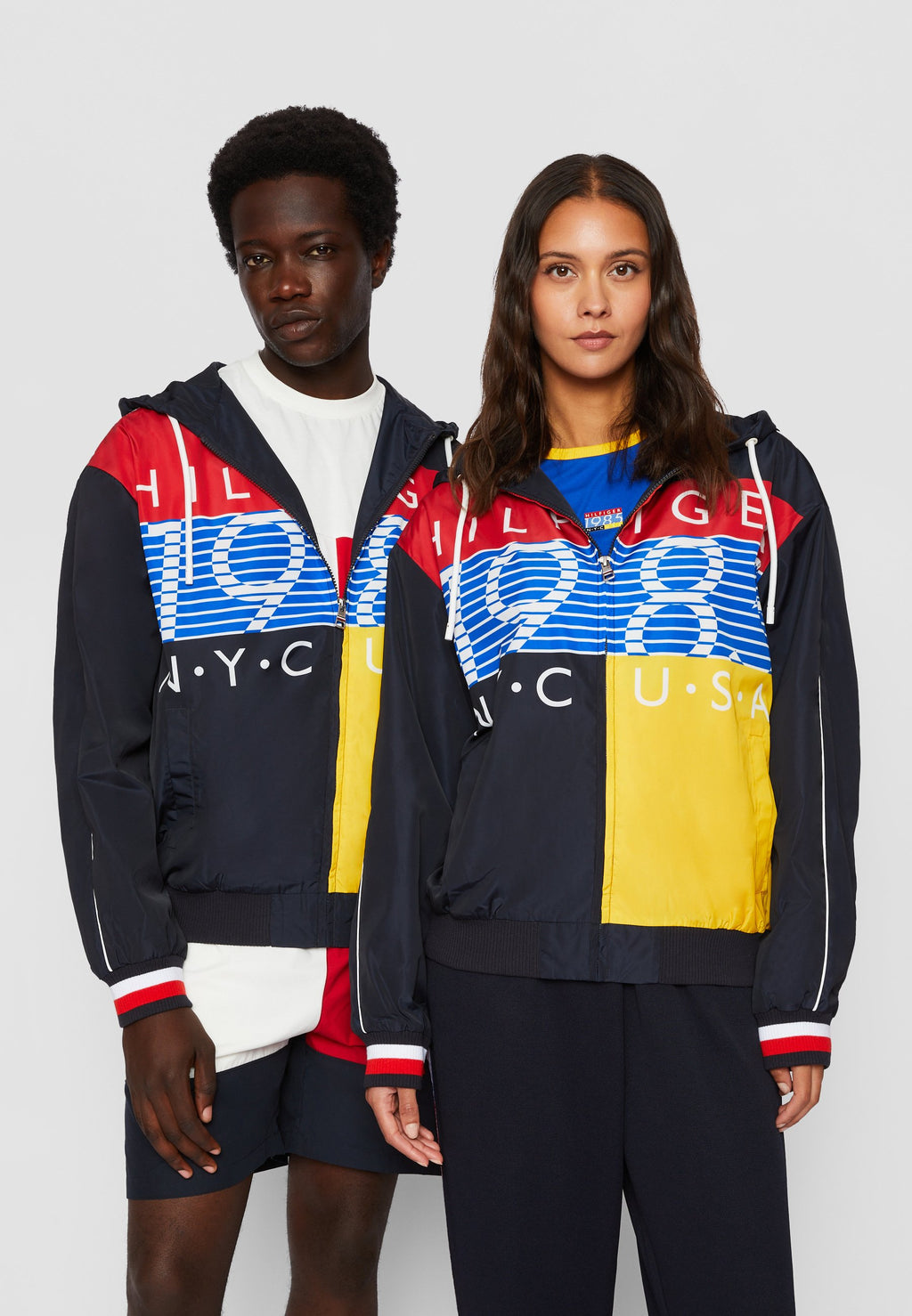 EXCLUSIVE UNISEX HILFIGER TEAM COACH Media 3