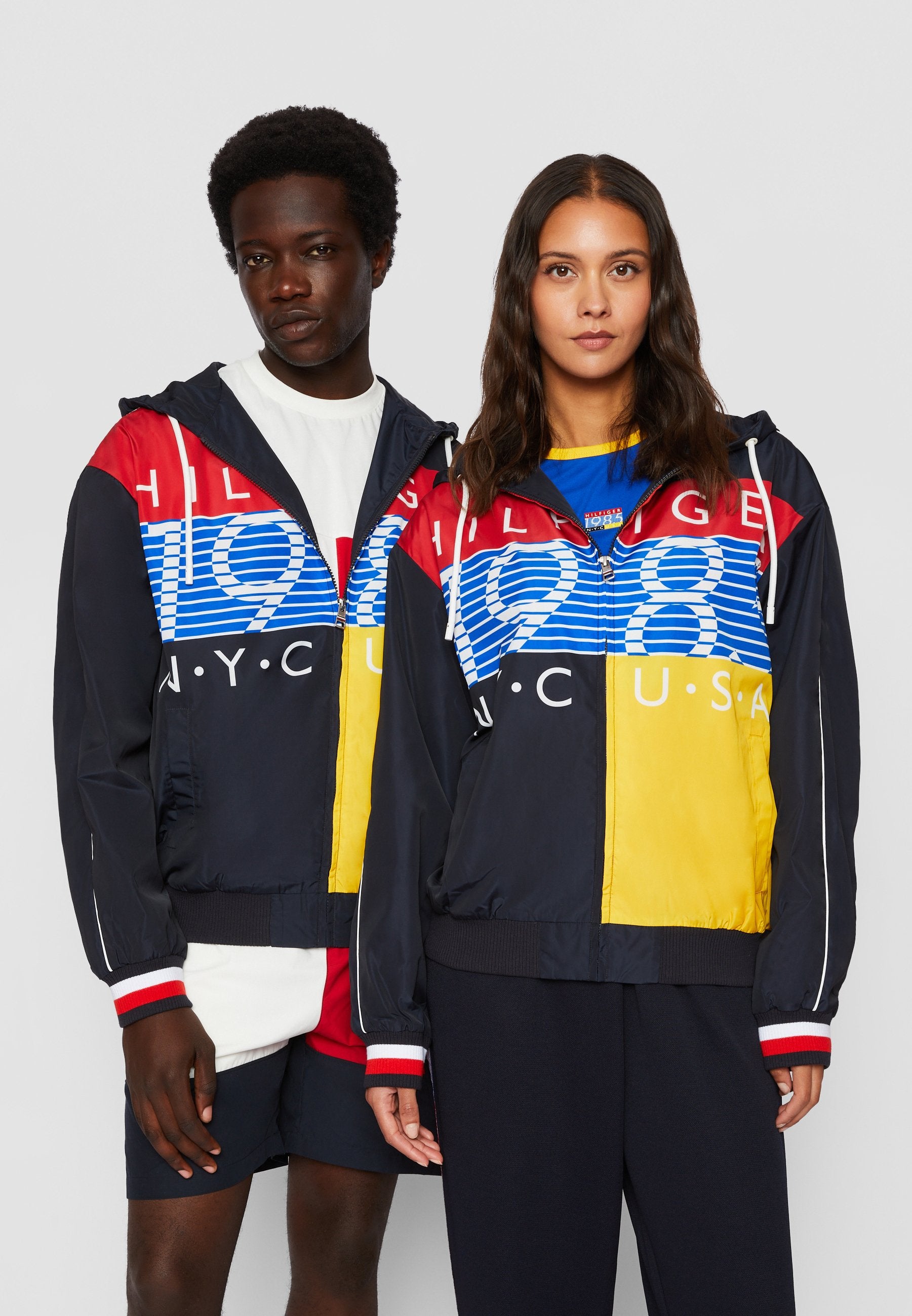 EXCLUSIVE UNISEX HILFIGER TEAM COACH Media 3