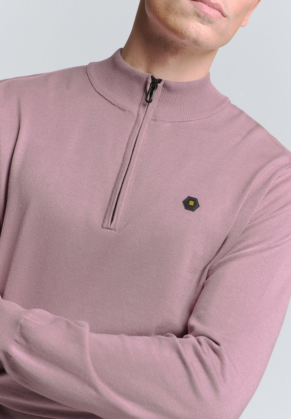 HALF-ZIP Media 6
