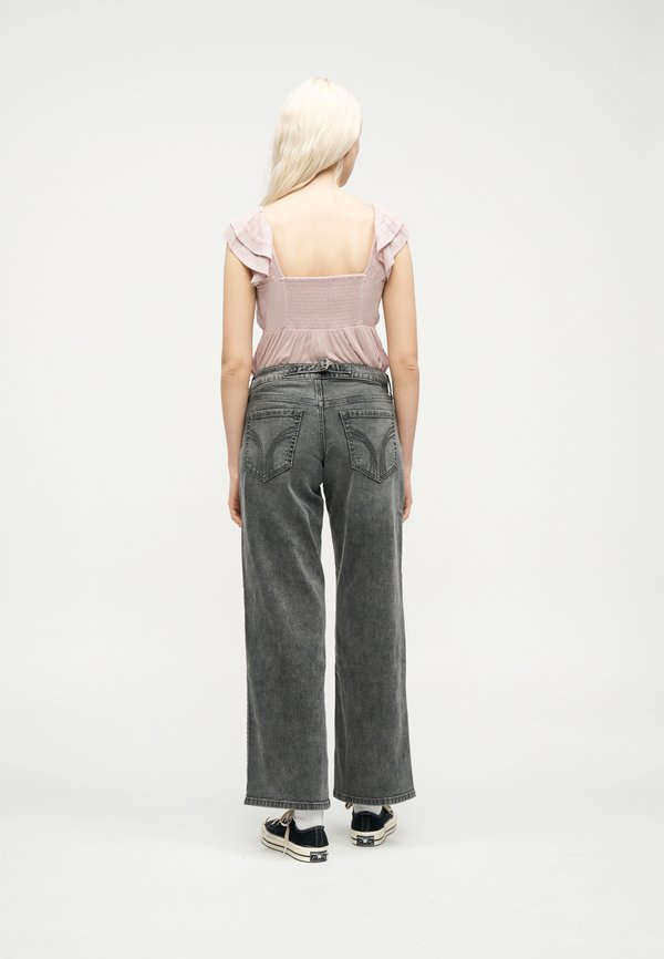 Hollister Co. ELYSIAN BACK BUCKLE BAGGY