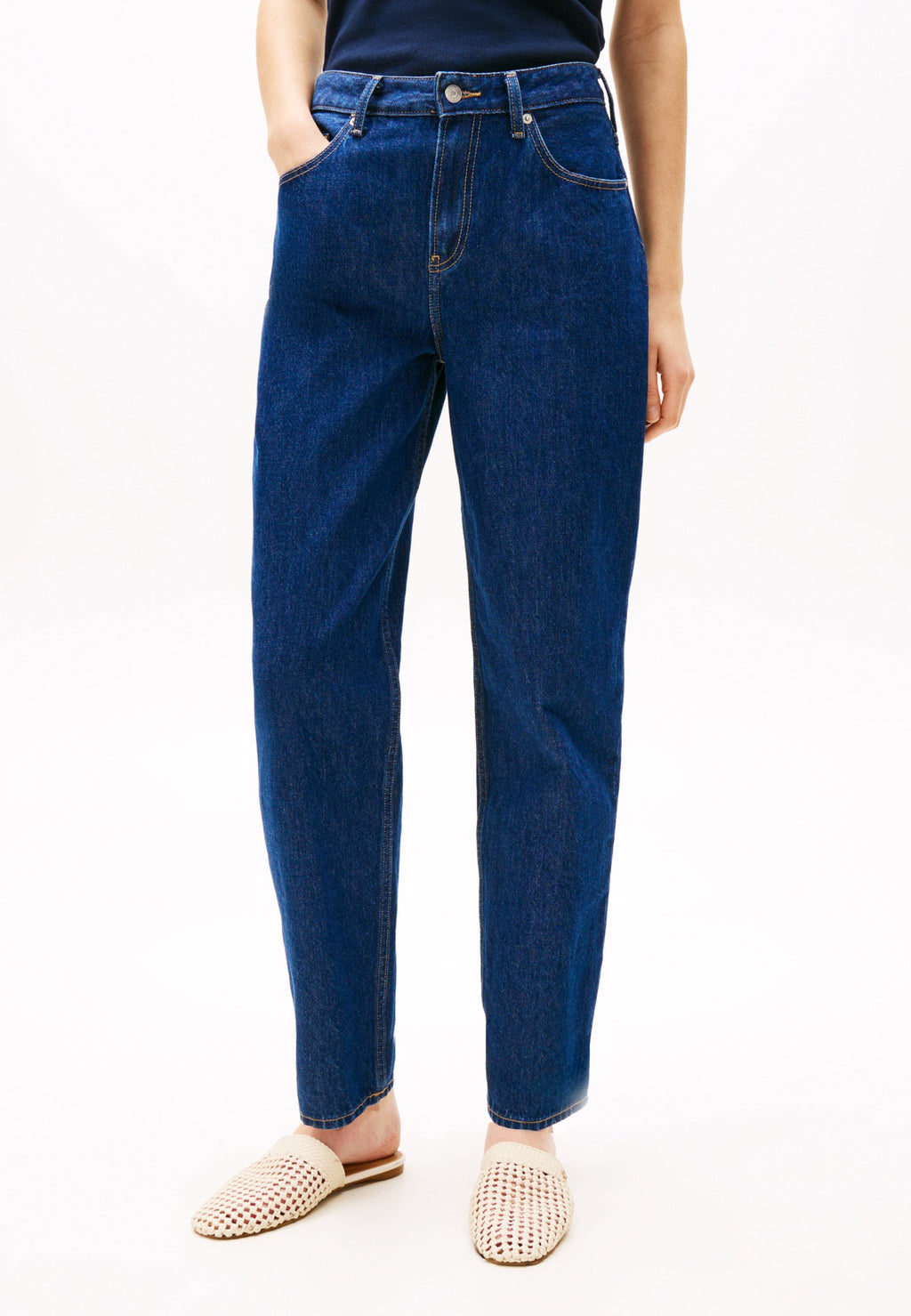 Tommy Hilfiger Mom Jeans Media 3