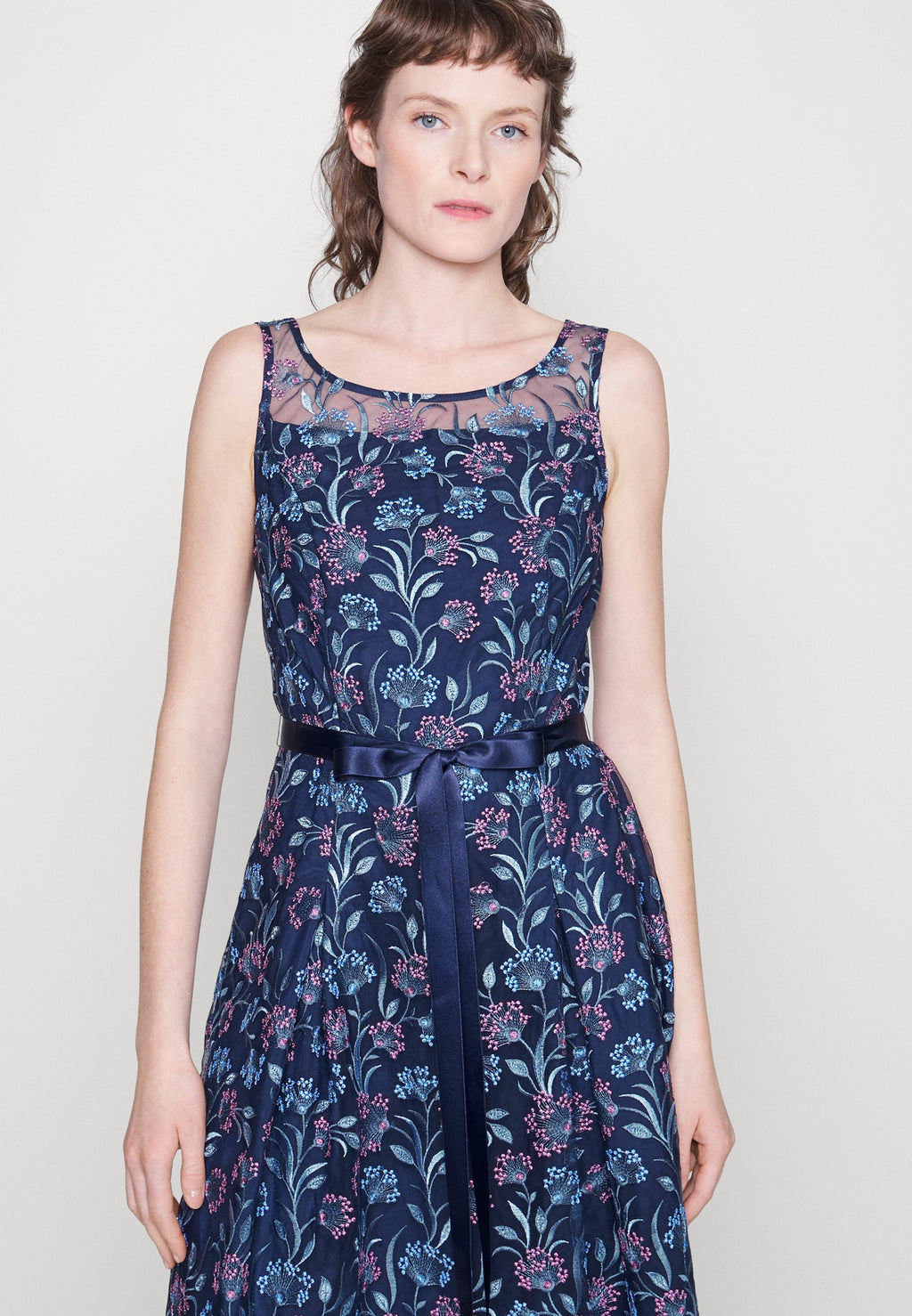 Swing DRESS EMBROIDERED