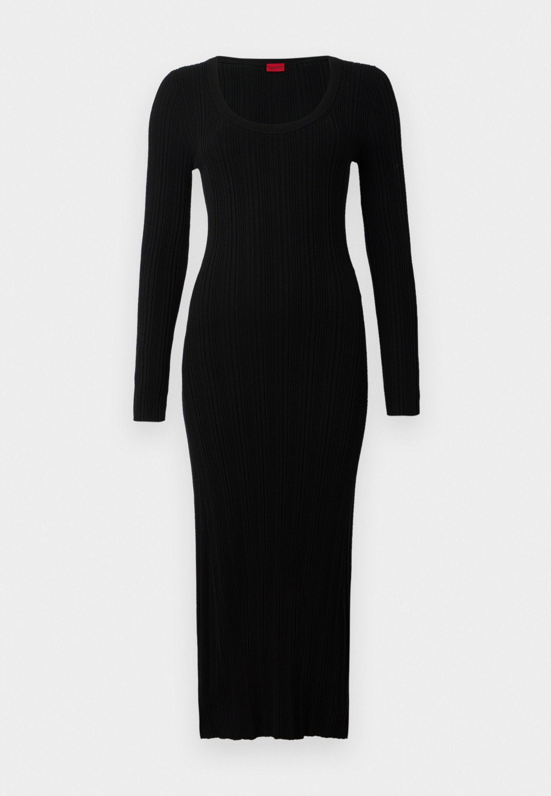 Schwarzes, geripptes langärmliges Kleid mit taillierter Silhouette, das über einen Rundhalsausschnitt und einen bodenlangen Saum verfügt. Weicher Griff und minimale Details.