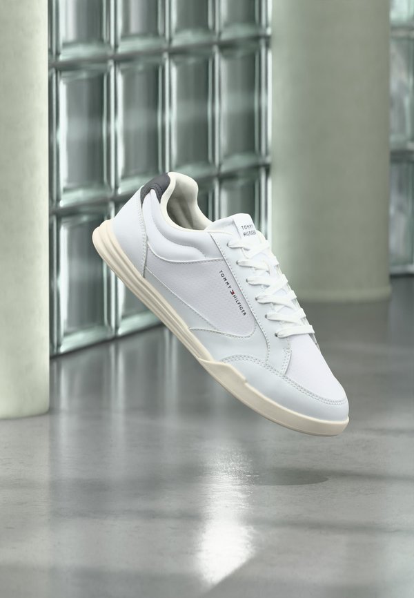 Tommy Hilfiger Trainers - white/desert sky