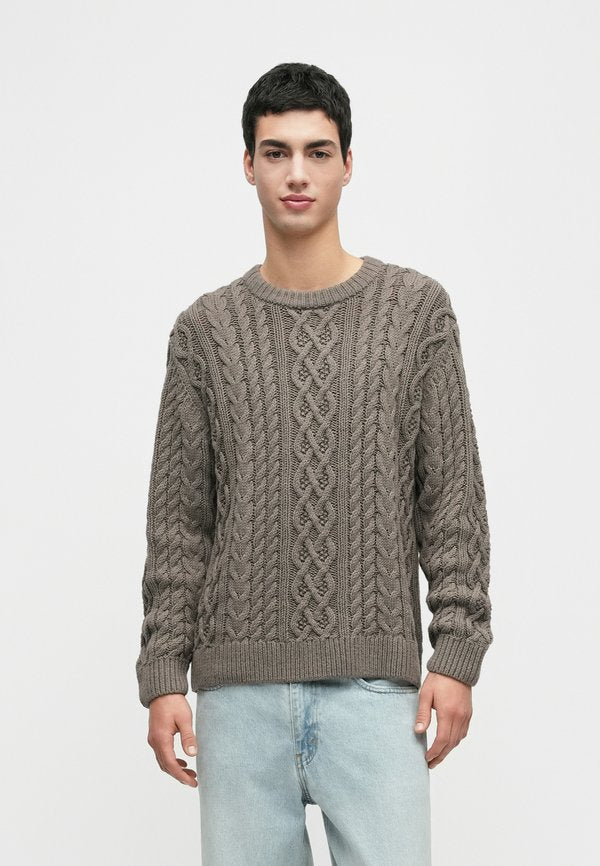 Abercrombie & Fitch EXCLUSIVE CABLE CREW