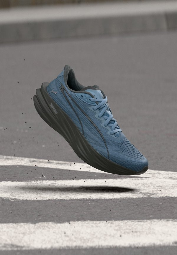 Puma DEVIATE PURE NITRO - Road running shoes - zen blue/moody gray/gray echo