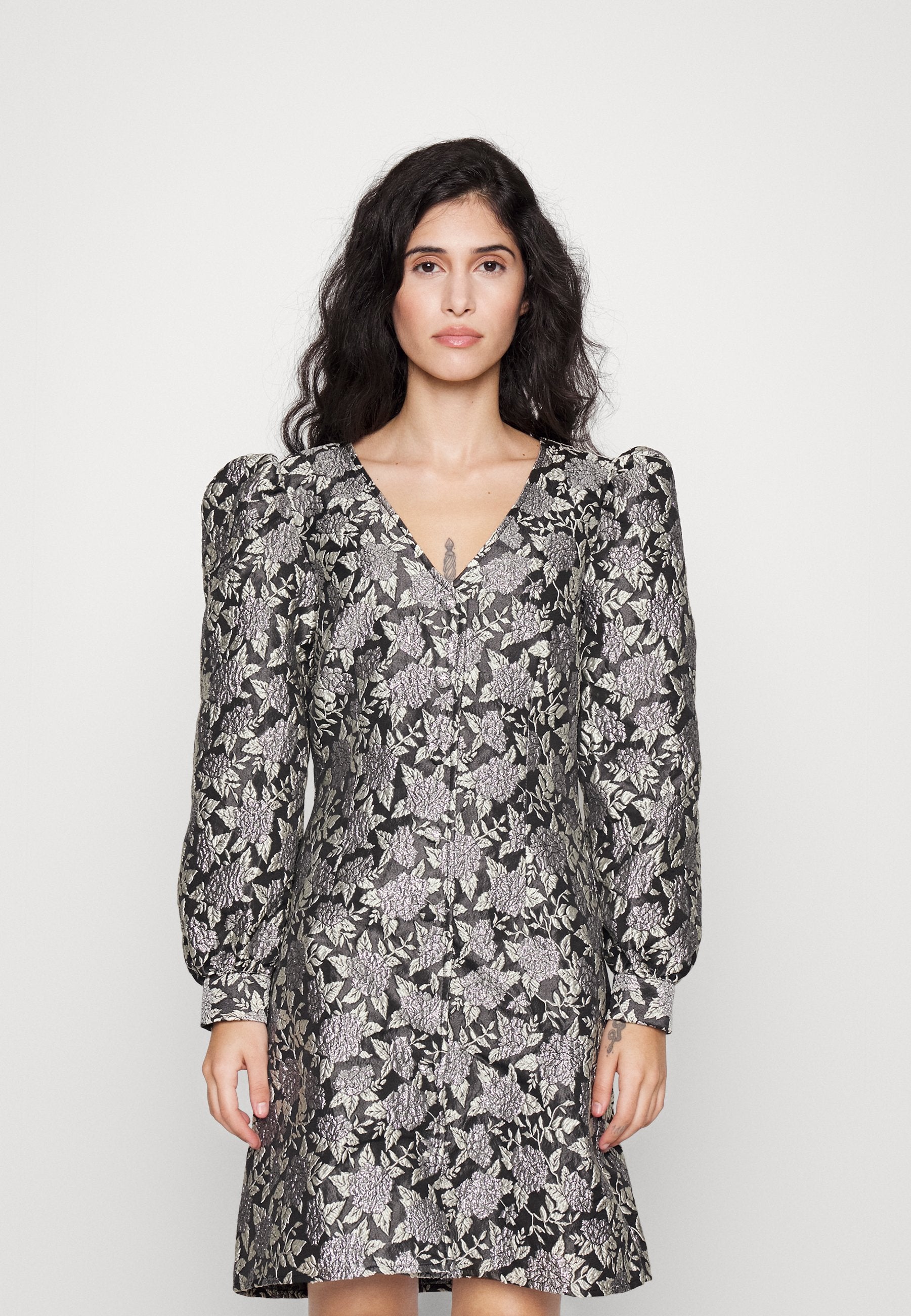 Pieces Petite PCMERCY V NECK DRESS