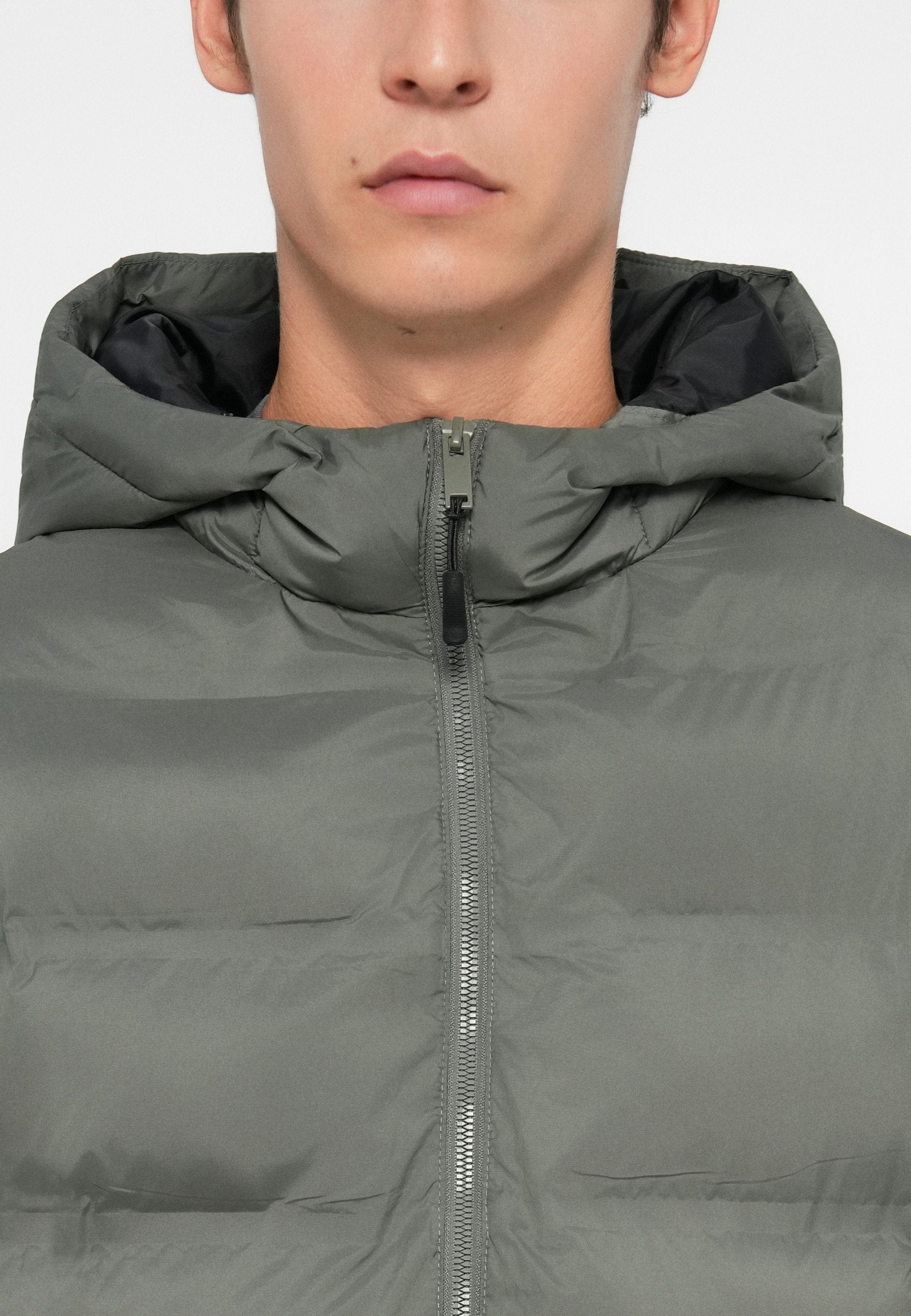 ONSUNION SEAMLES LIFE HOOD PUFFER JACKET Media 6