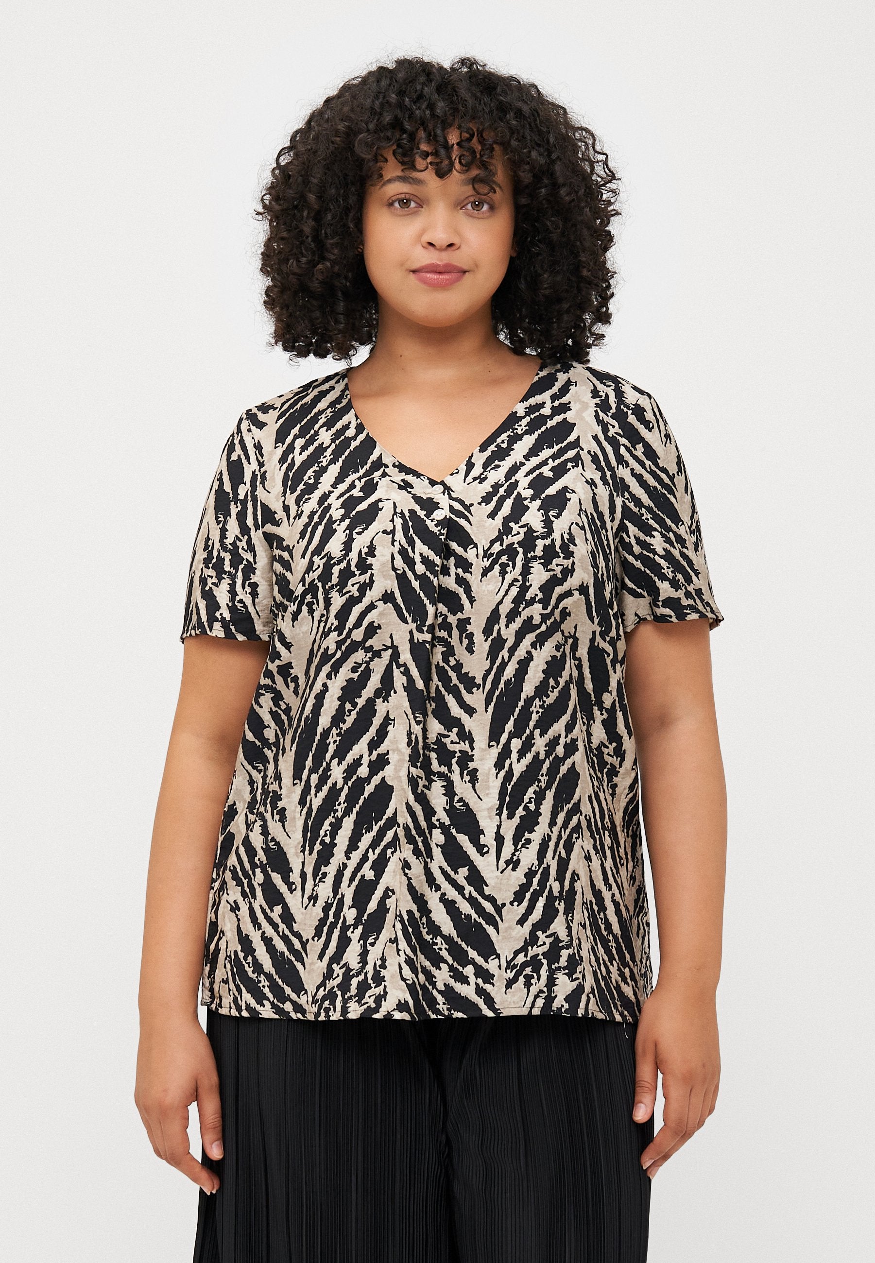 Vero Moda Curve VMCLUCY V NECK