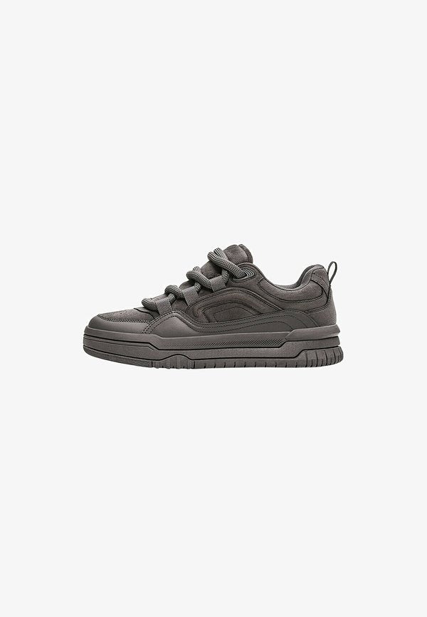 Bershka CHUNKY SKATER - TRAINERS - Skate shoes - grey