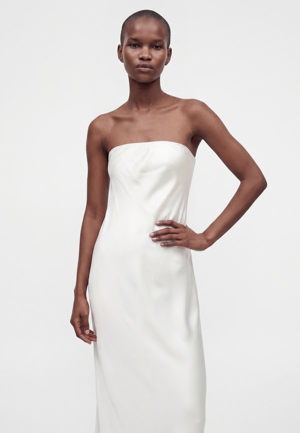 Norma Kamali BIAS STRAPLESS GOWN
