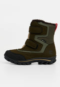 Dunkelgrüne und schwarze Winterstiefel mit Klettverschlussriemen, einem Innenfutter aus Fell, Gummisohle und strukturiertem Obermaterial für Grip und Wärme.