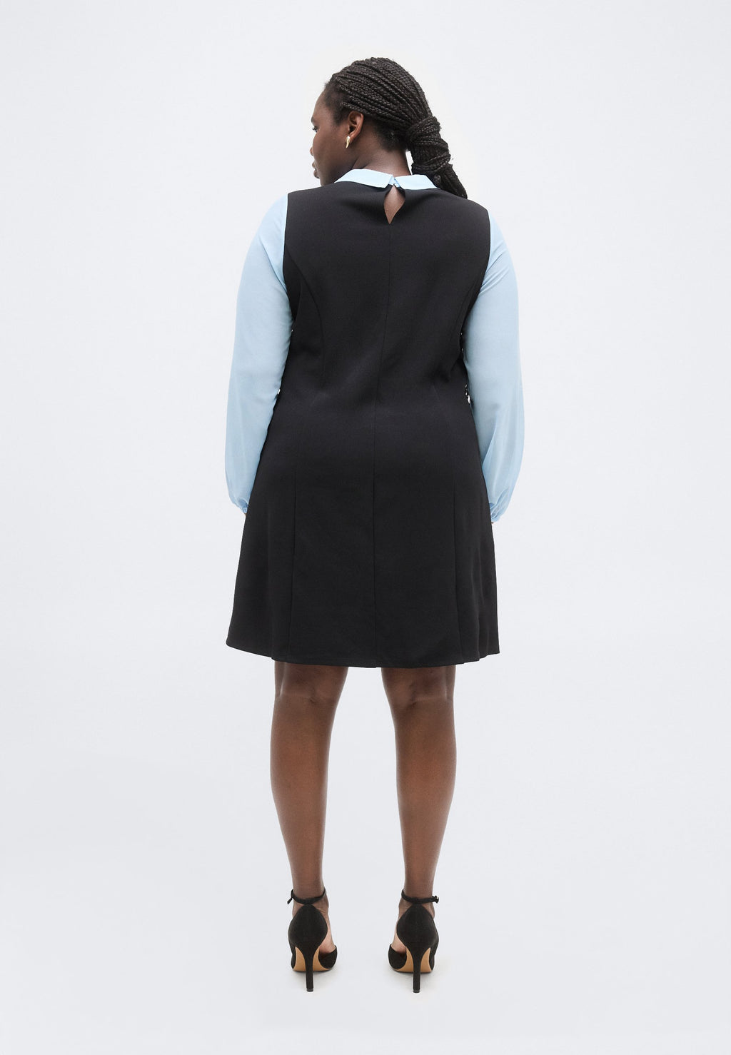 CARREE O NECK DRESS Media 4