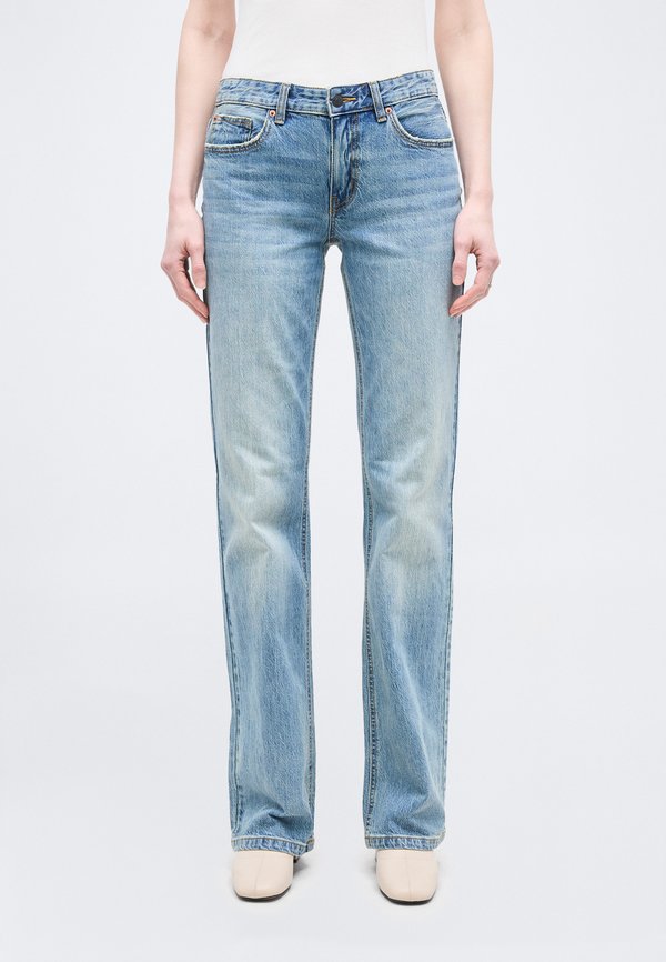 Vero Moda Tall VMASTA  - Bootcut jeans - medium blue denim