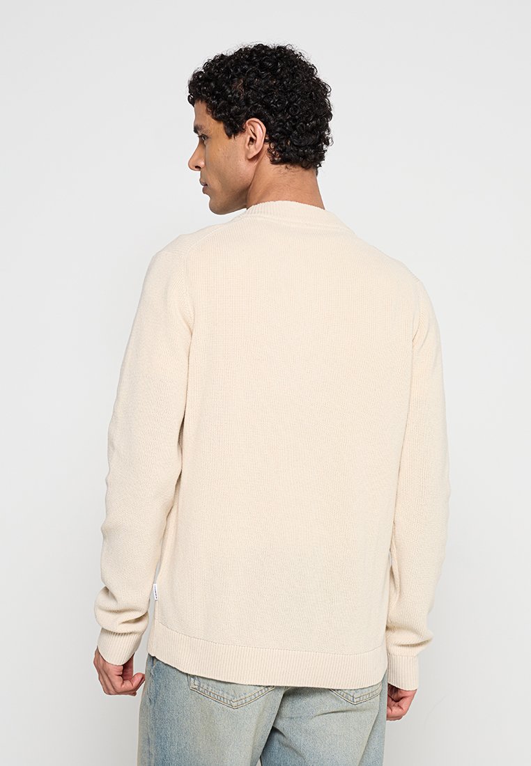 RELAXED FIT Media 2