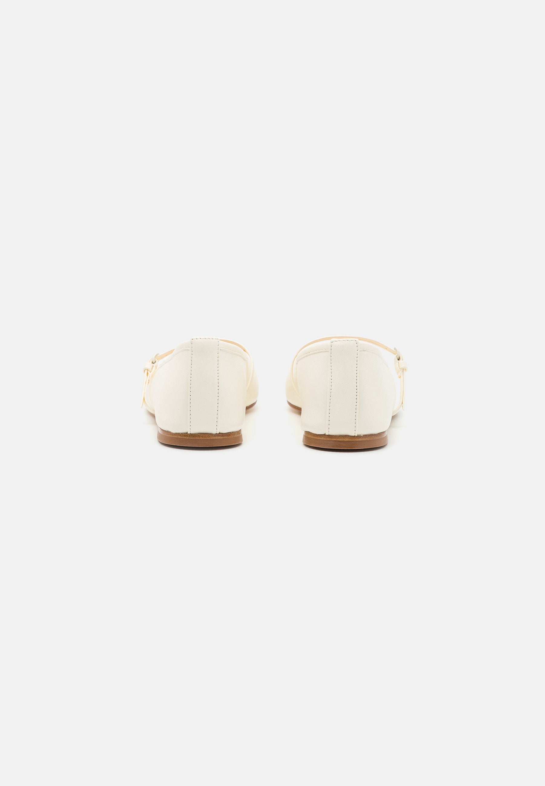 DEAR FRANCES WINTER FLAT