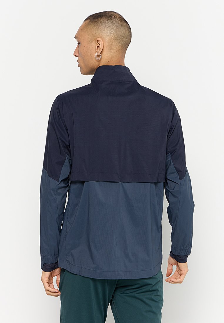 REGULAR FIT Media 2