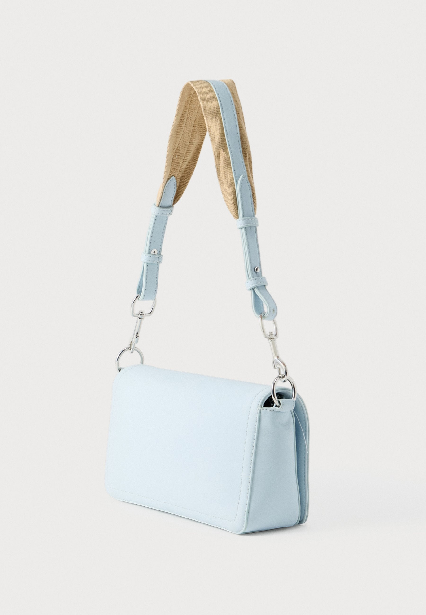 Love Moschino SIGNATURE