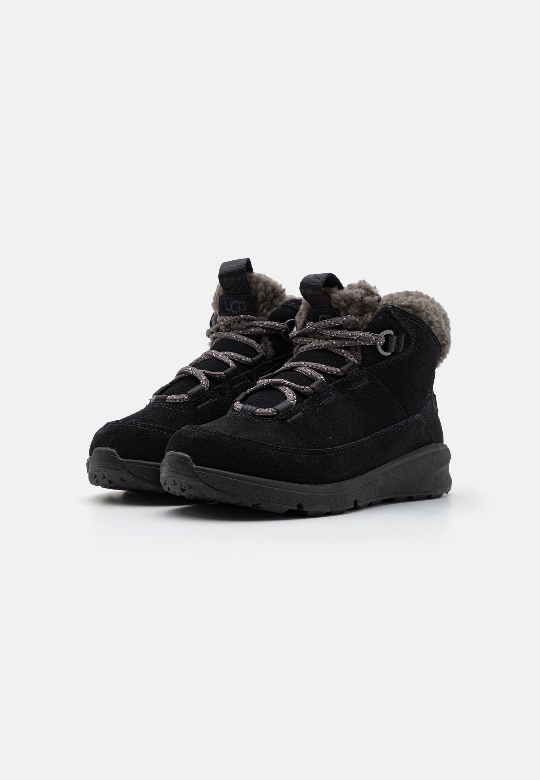 UGG TERRETRAIL COZY LACE UNISEX