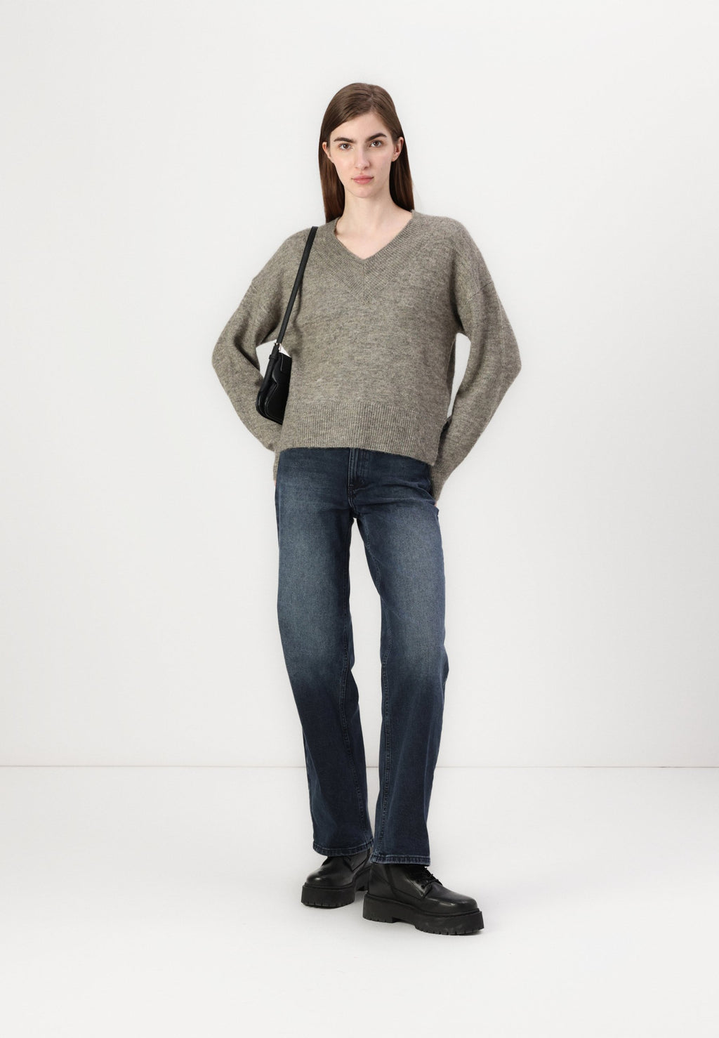 Even&Odd V NECK WITH SIDE SLITS