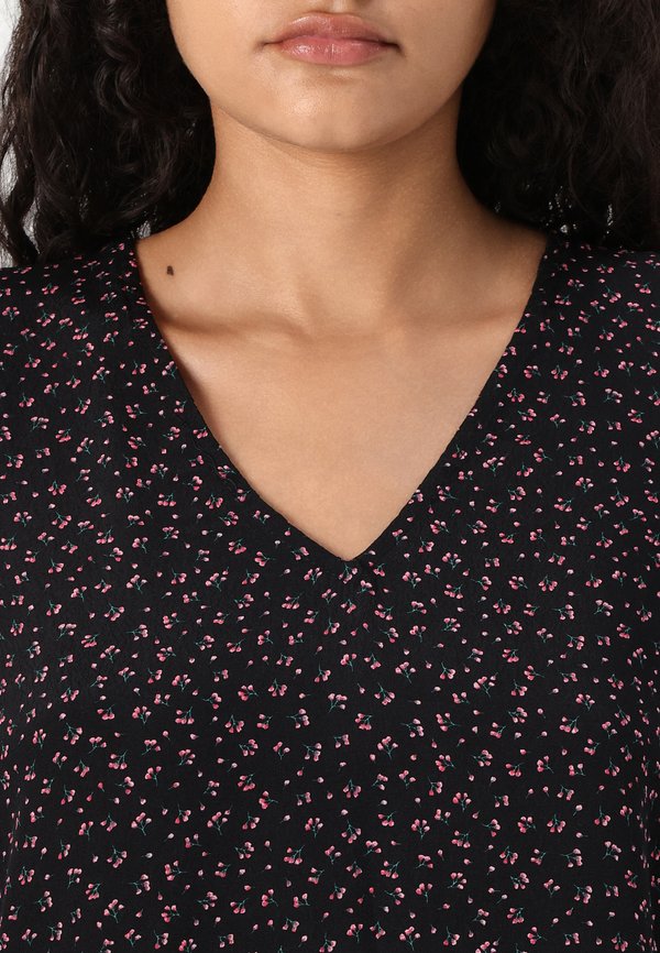 VILA VIABIA V NECK