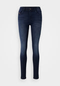 Dunkelblauer Denim-Jeans mit Slim Fit. Verfügt über ein Fünf-Taschen-Design, Knopfverschluss und subtile Nähte. Weiche, glatte Textur.