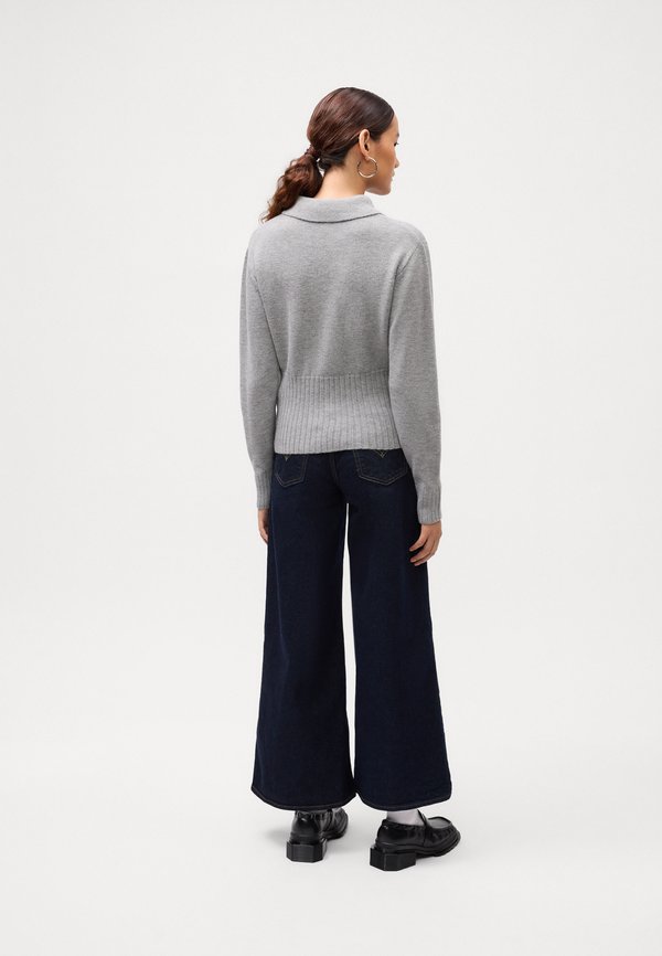 Gina Tricot SWEATER