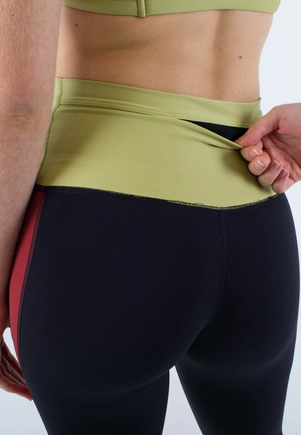 Hurley ACTIVE