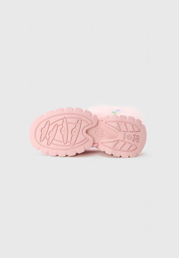Koi Footwear