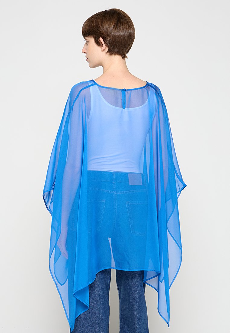 comma Cape Media 2