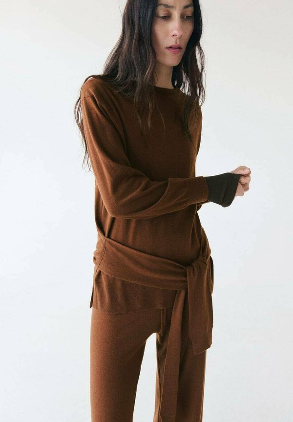 Mango Jumper - caramel