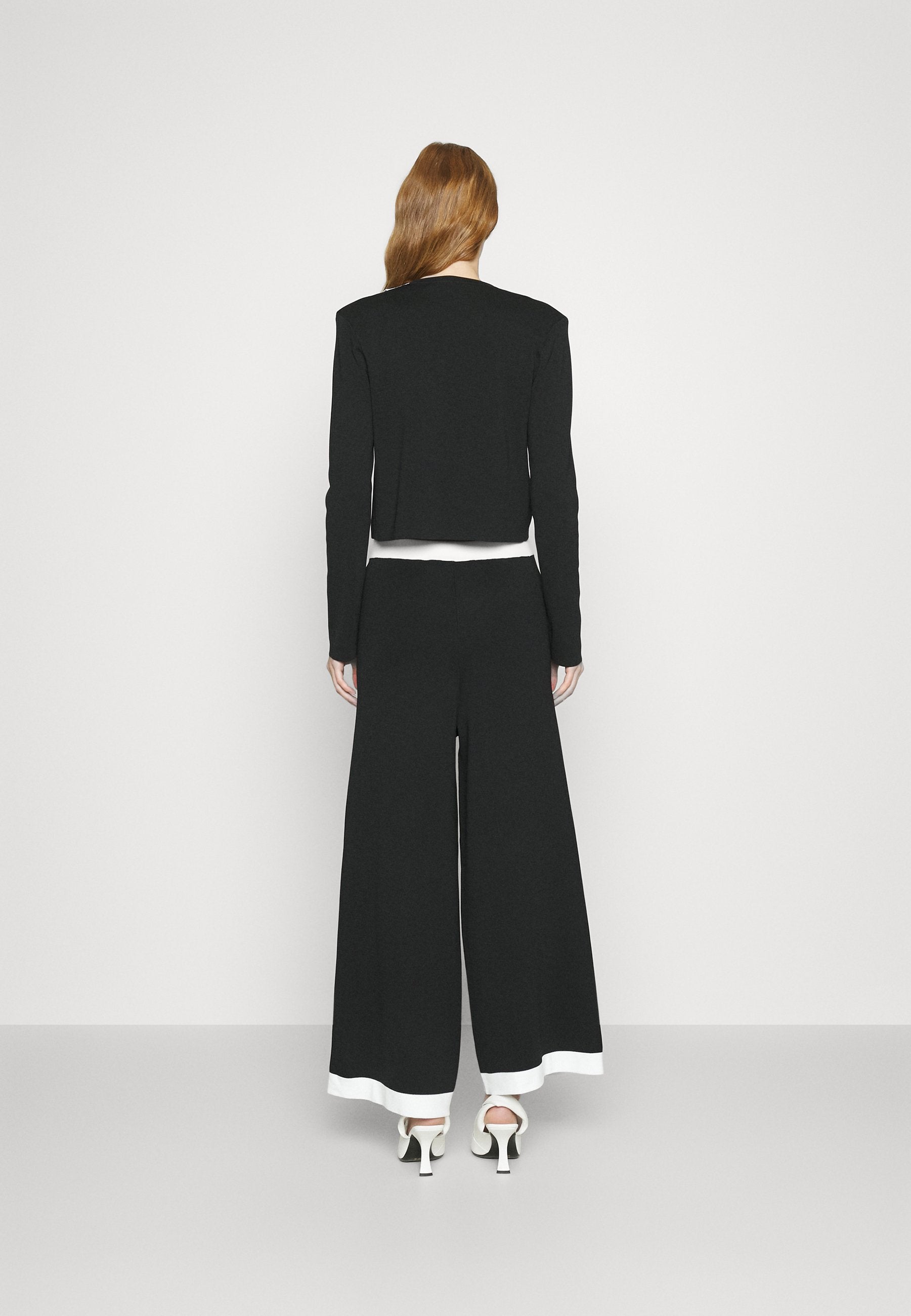 CROPPED CARDIGAN Media 4