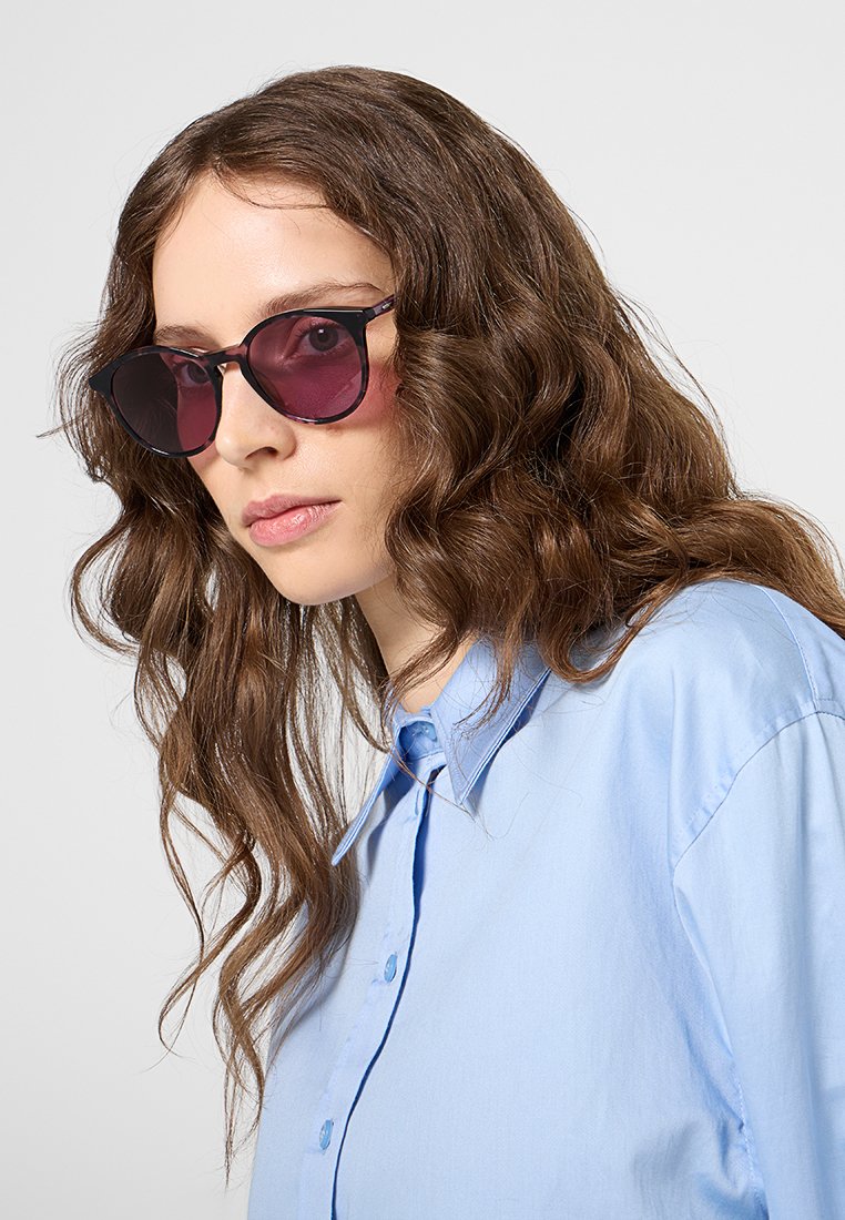Calvin Klein Sonnenbrille Media 2