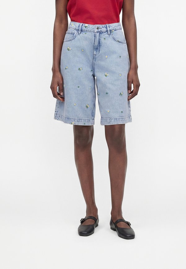ONLY ONLDORSI CASSIE - Denim shorts - light blue denim