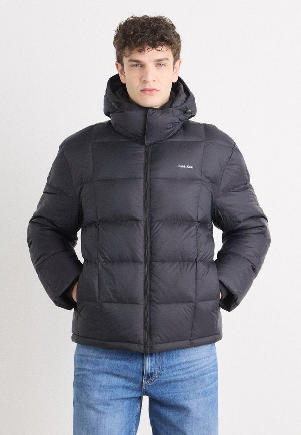 Calvin Klein DETACHABLE HOOD