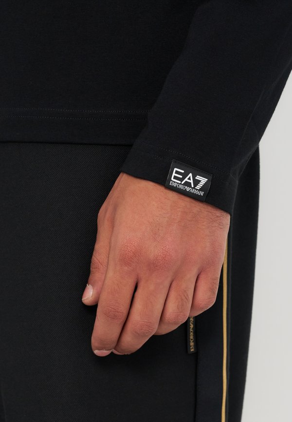 EA7 Emporio Armani