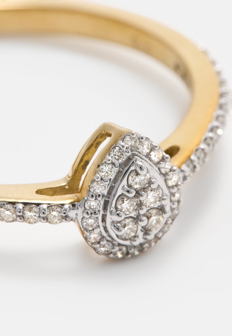 Revoni 0.18 CT DIAMOND