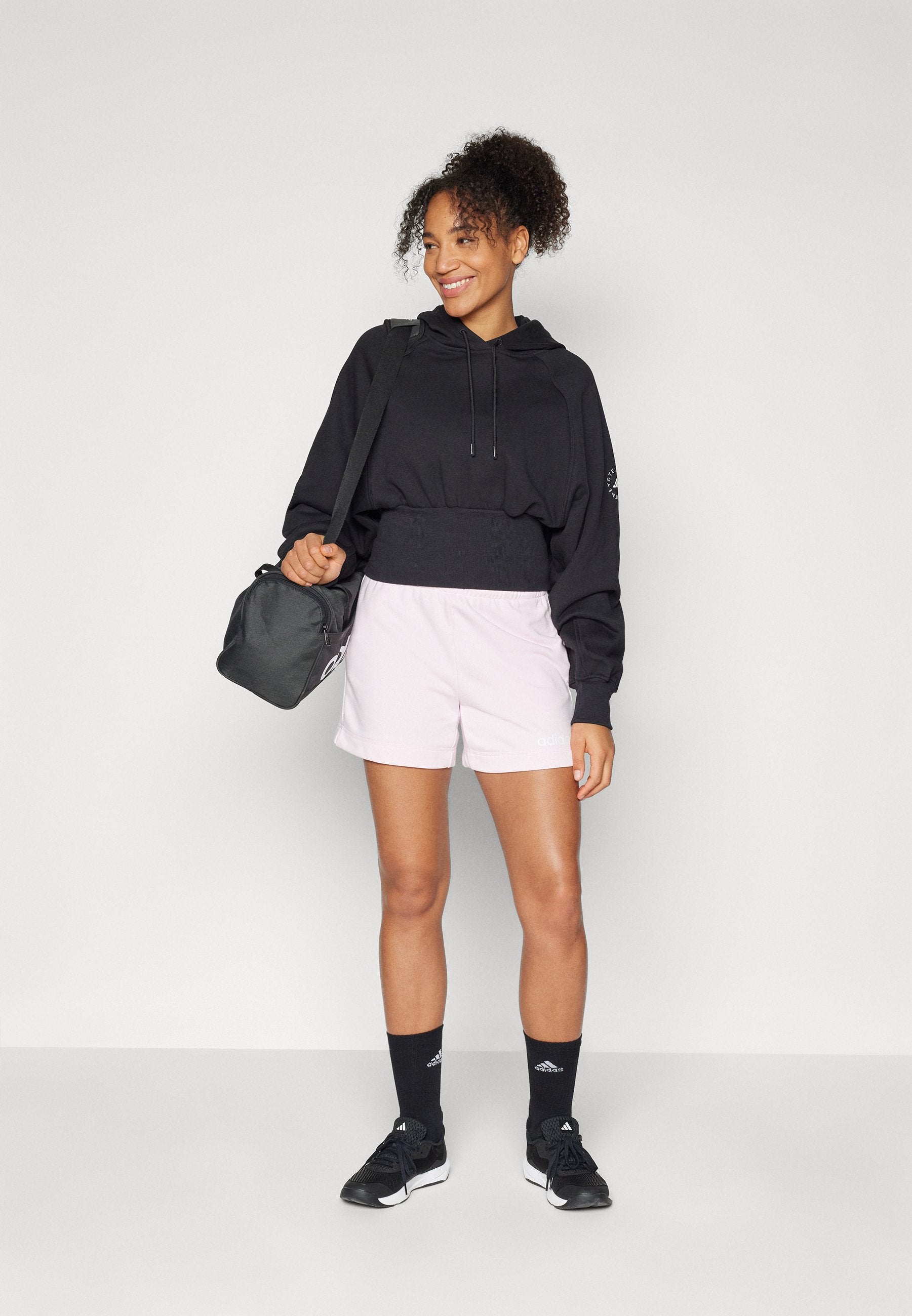 adidas Sportswear ESSENTIALS LINEAR SHORTS