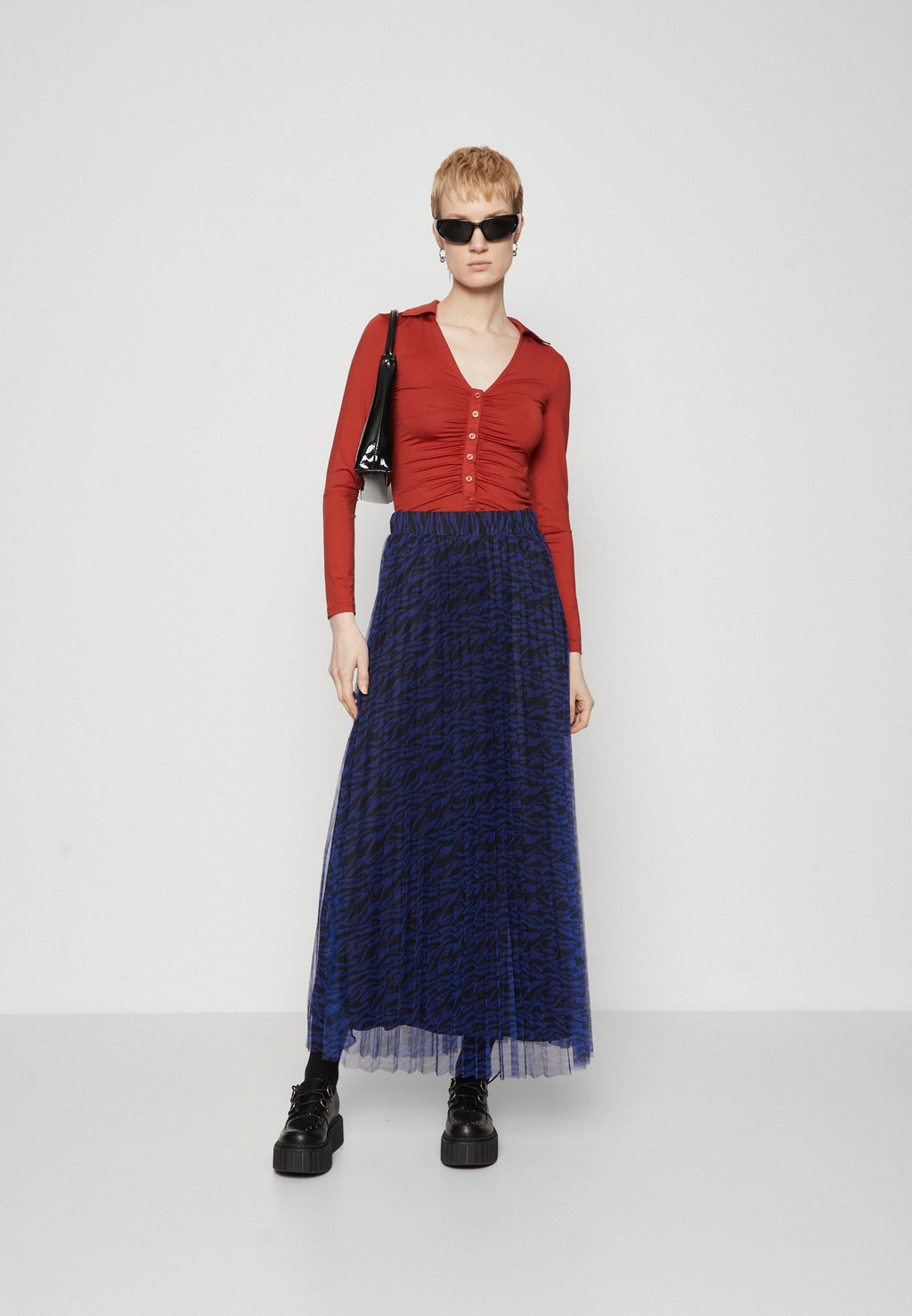ONLSKY PLISSE SKIRT Media 2