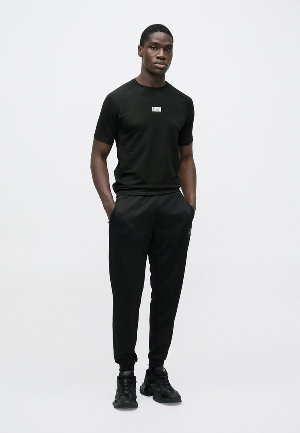 EA7 Emporio Armani TRAIN SOCCER PANT