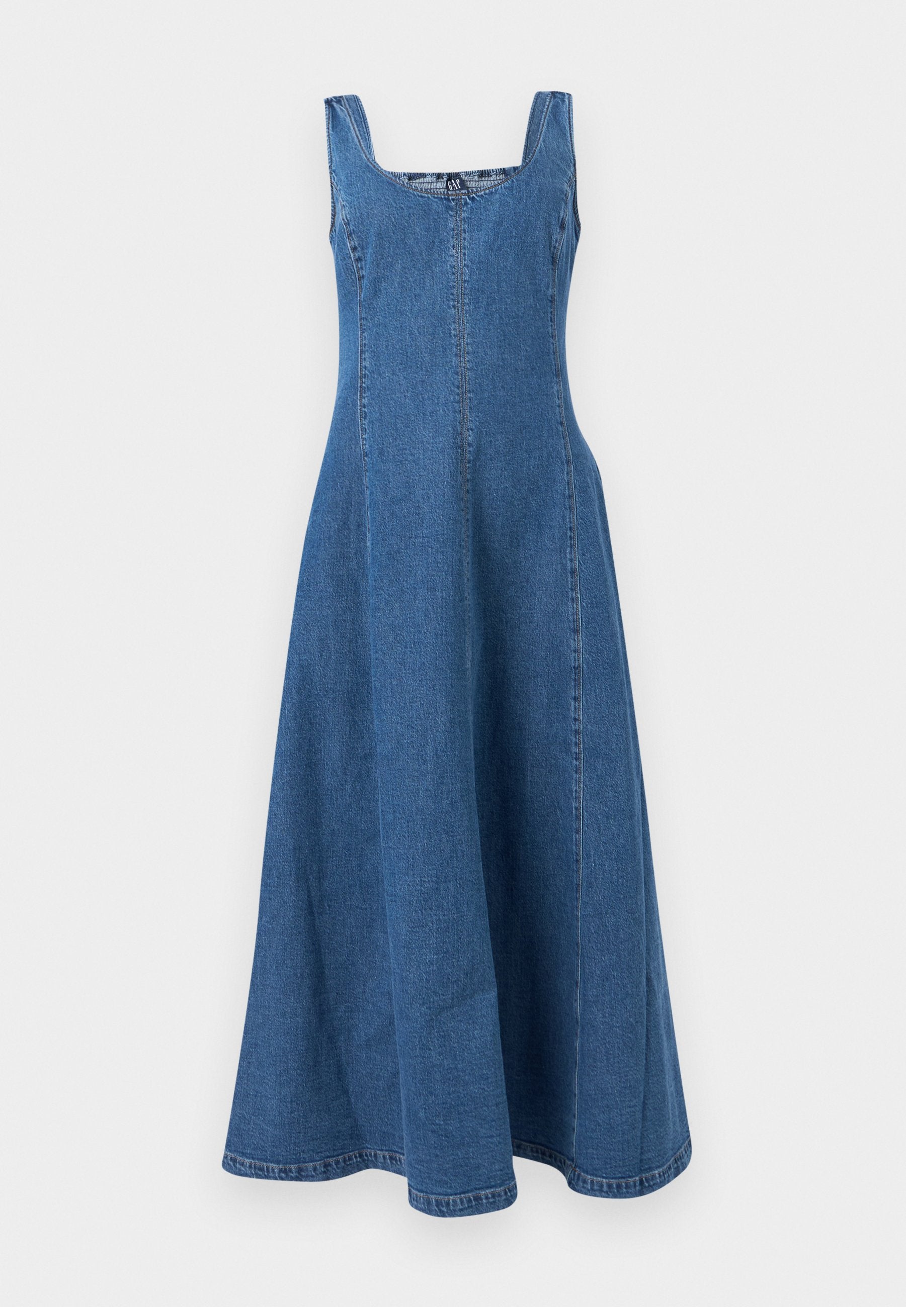 Ärmelloses blaues Jeans-Maxikleid mit breiten Schulterträgern und figurbetontem Oberteil, das in einen ausgestellten A-Linien-Rock übergeht.