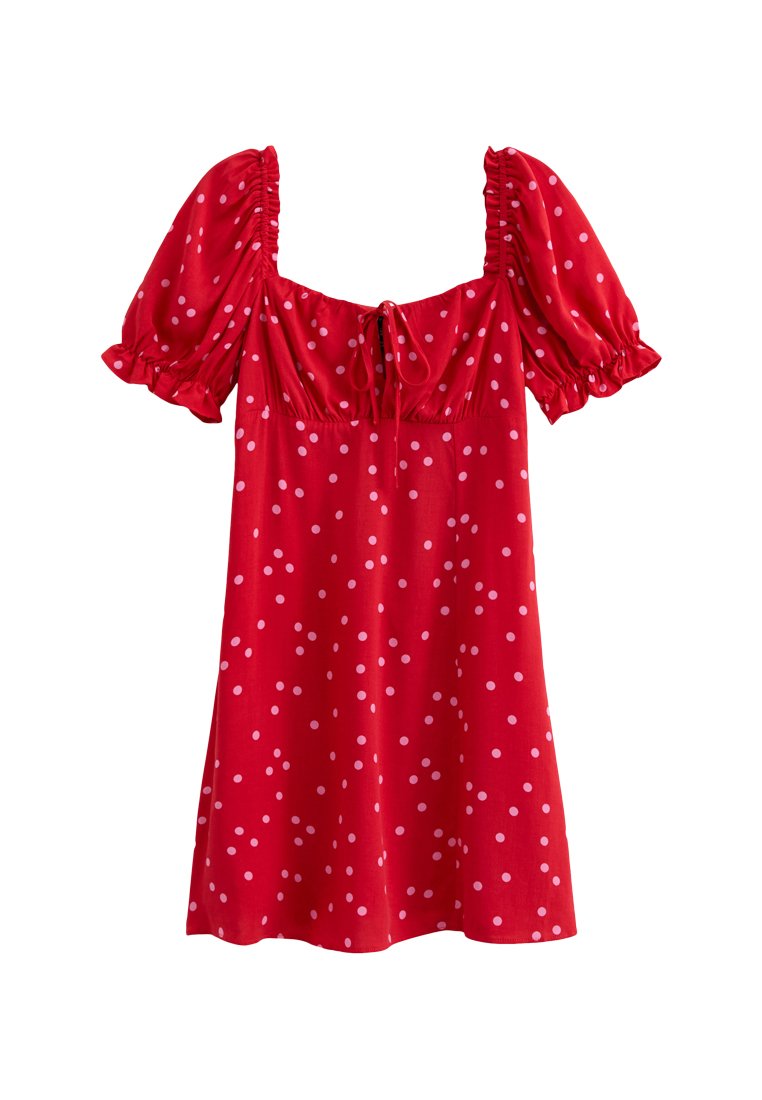 Rotes Kleid mit kurzen puffärmel, quadratischem Ausschnitt und Bindeband vorne. Mit weißen Punkten bedeckt, aus glattem Stoff gefertigt.