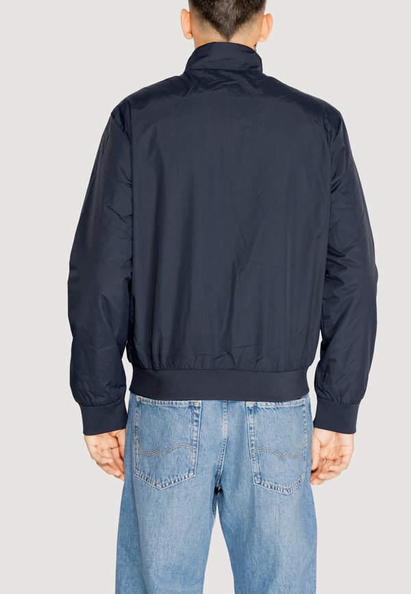 EA7 Emporio Armani