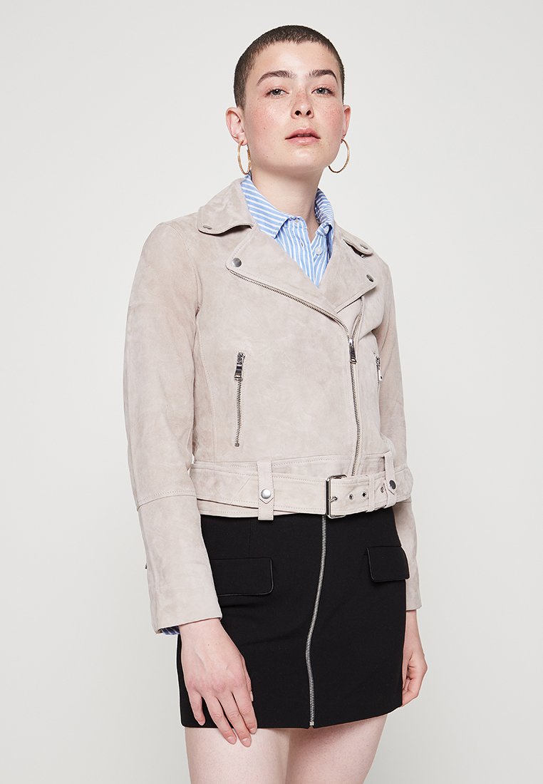 Club Monaco