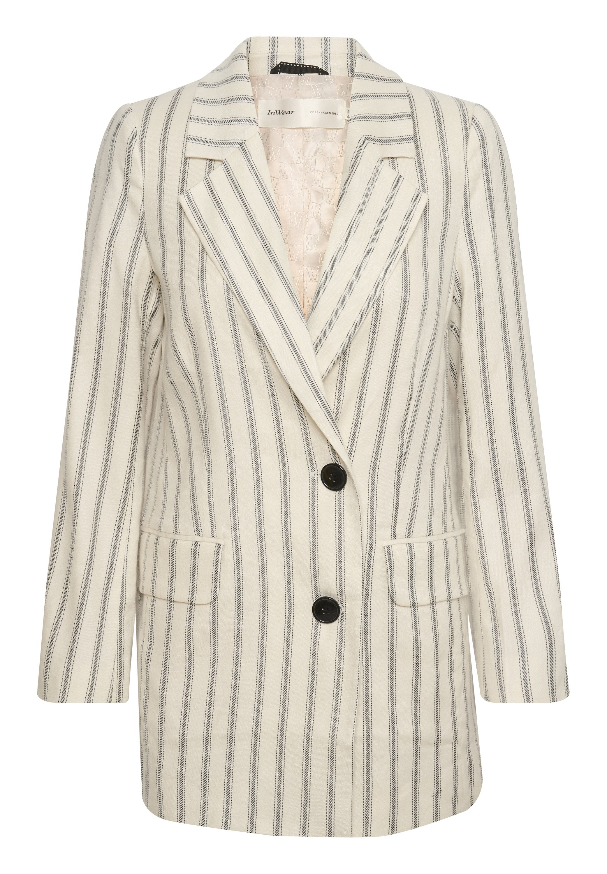 Gestreifter Blazer aus leichtem Stoff in Creme und Marineblau, mit Reverskragen, zwei vorderen Taschen und zwei schwarzen Knöpfen.
