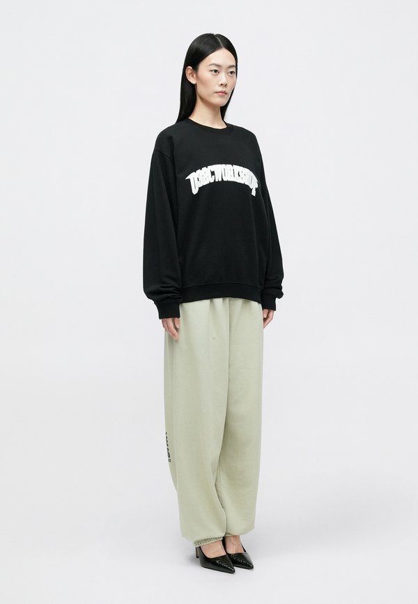 032c ONE DOLLAR BILL CREW NECK